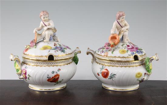 A pair of German porcelain sauce tureens and covers, late 19th century, width 18cm